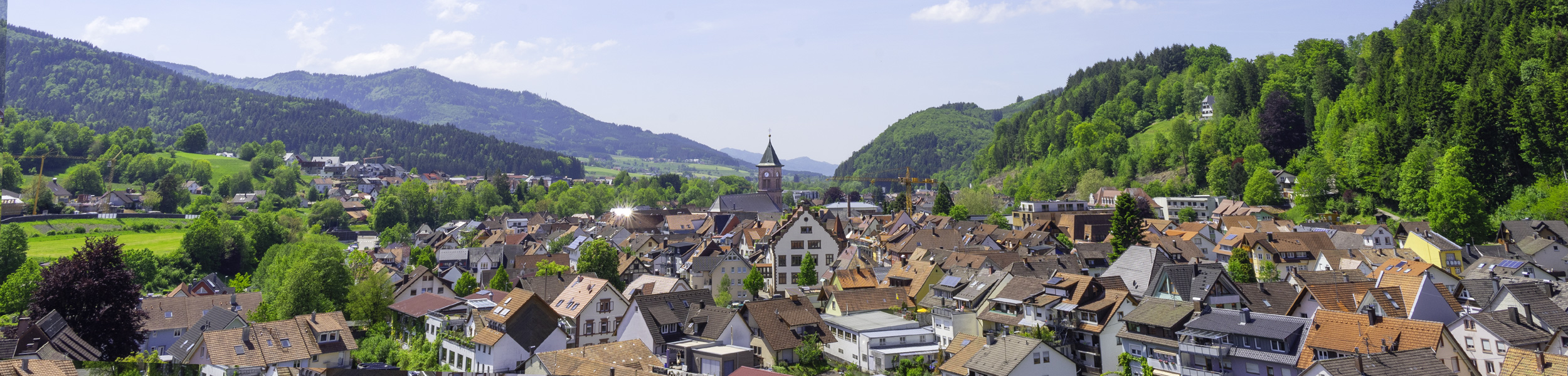 Schöner Blick von oben auf die Kernstadt Elzach