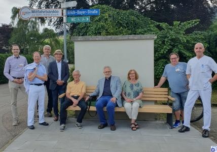 Förderverein der BDH-Klinik Elzach unterstützt Mitfahrbänkle